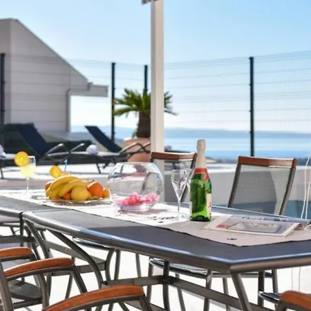 Holiday home Mit Privatpool Fuer 12 Personen Ca 280 Qm In Split-kucine, Dalmatien Mosor *