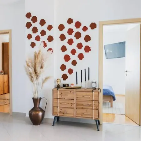 Mit Privatpool Fuer 12 Personen Ca 280 Qm In Split-kucine, Dalmatien Mosor Holiday home Solin